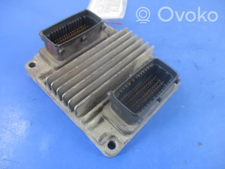 Opel Corsa C Komputer / Sterownik ECU silnika 12237929