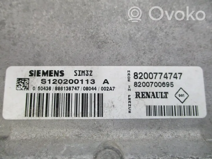 Renault Twingo II Unité de commande, module ECU de moteur 8200774747