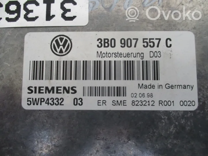 Volkswagen PASSAT B5 Motora vadības bloka ECU 3BO907557C