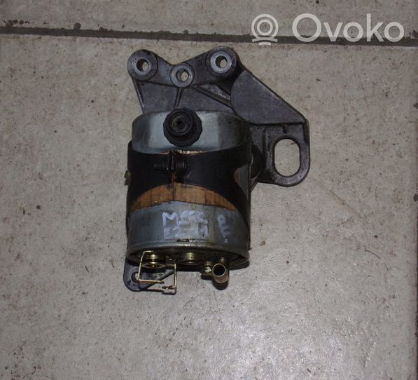 Mercedes-Benz E W211 Staffa/supporto di montaggio del filtro carburante 6112230541