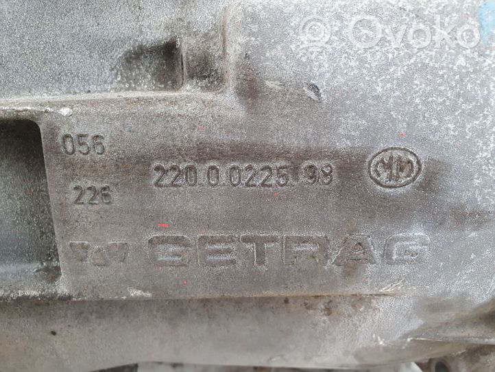 BMW 3 E46 Mechaninė 5 pavarų dėžė 2200022598