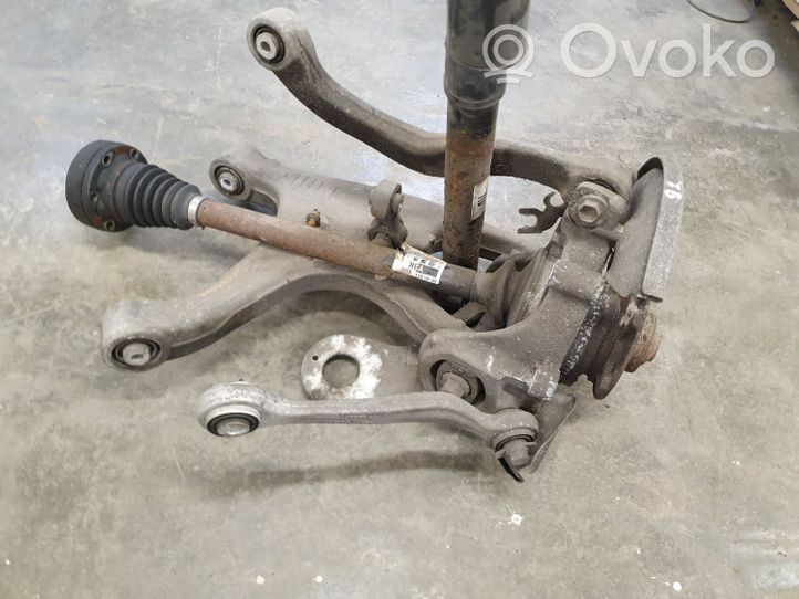 Audi A5 8T 8F Fuso a snodo con mozzo ruota posteriore 8K0213035AA