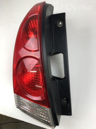 Nissan Quest Luci posteriori 265555Z000