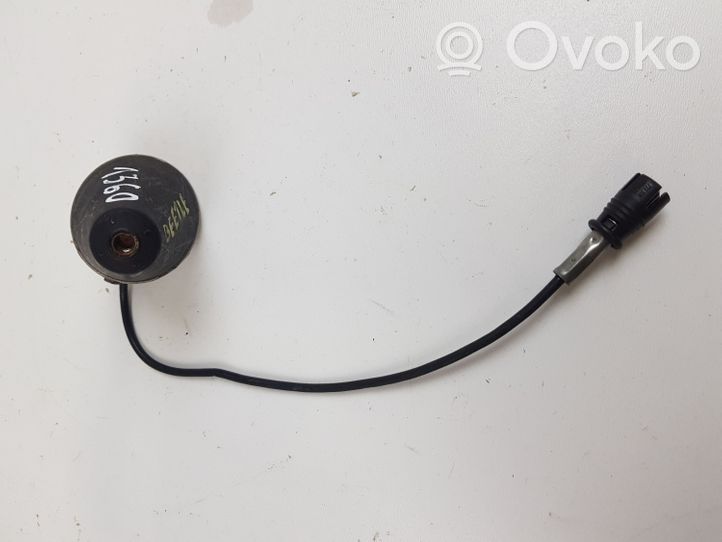 Volkswagen New Beetle Antenna GPS 