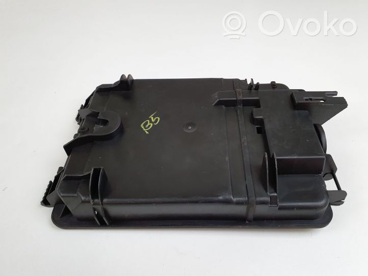 Volkswagen PASSAT B5.5 Coperchio scatola dei fusibili 8D0927355