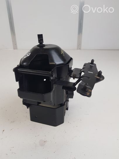 Opel Zafira B Fuel filter bracket/mount holder 