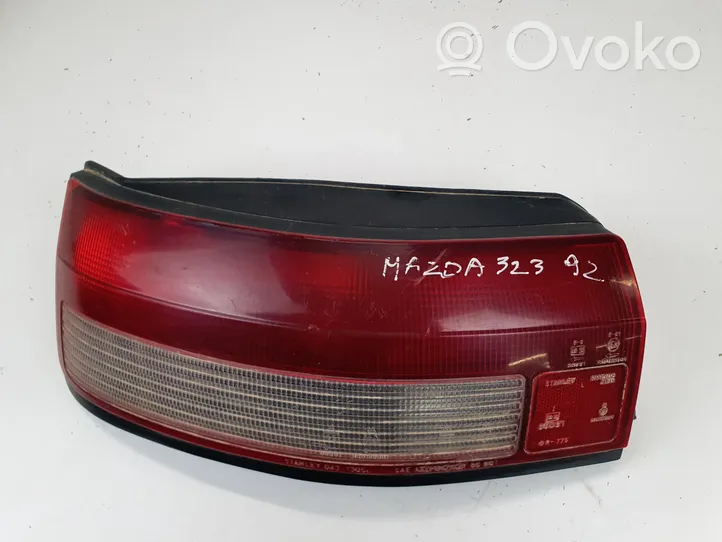 Mazda 323 Luci posteriori 