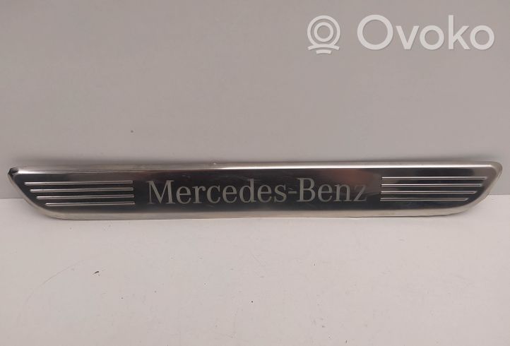 Mercedes-Benz GLC X253 C253 Priekinė apdailos juosta A2056800535