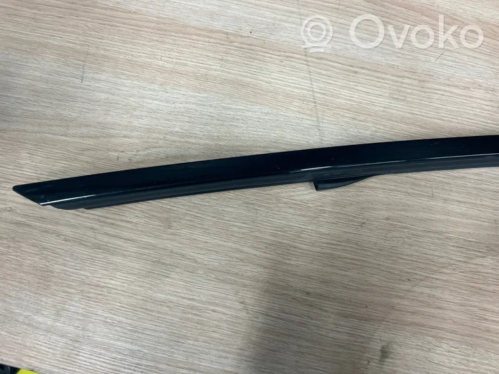 BMW M4 F82 F83 Rivestimento del vetro della portiera 7433337