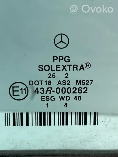 Mercedes-Benz E W211 Vetro del deflettore posteriore A2117300255