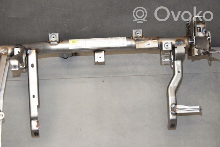 Volkswagen Touareg II Traverse de tableau de bord 7P0858045