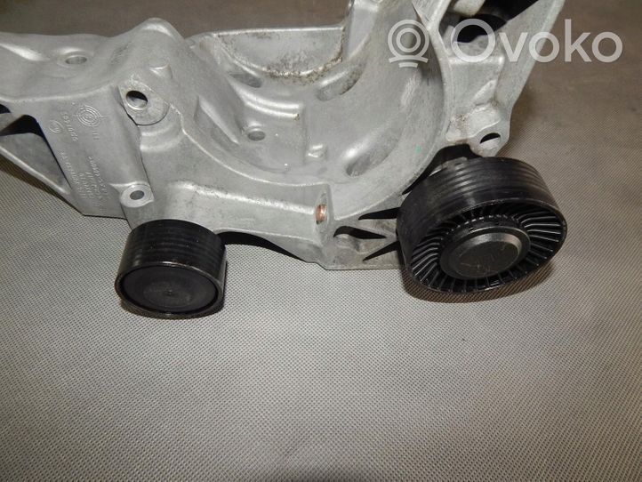 BMW 1 E81 E87 Support de générateur / alternateur 13992010