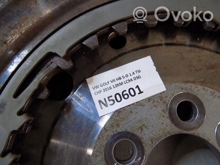 Volkswagen Golf VII Dual mass flywheel 04E105266