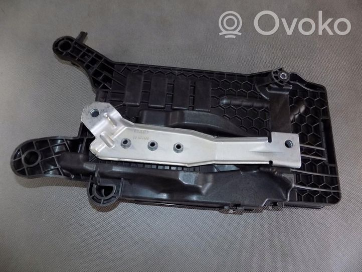 Volkswagen Polo VI AW Battery tray 200915331