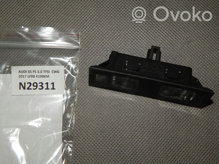 Audi S5 Facelift Lampa oświetlenia tylnej tablicy rejestracyjnej 8W6943021