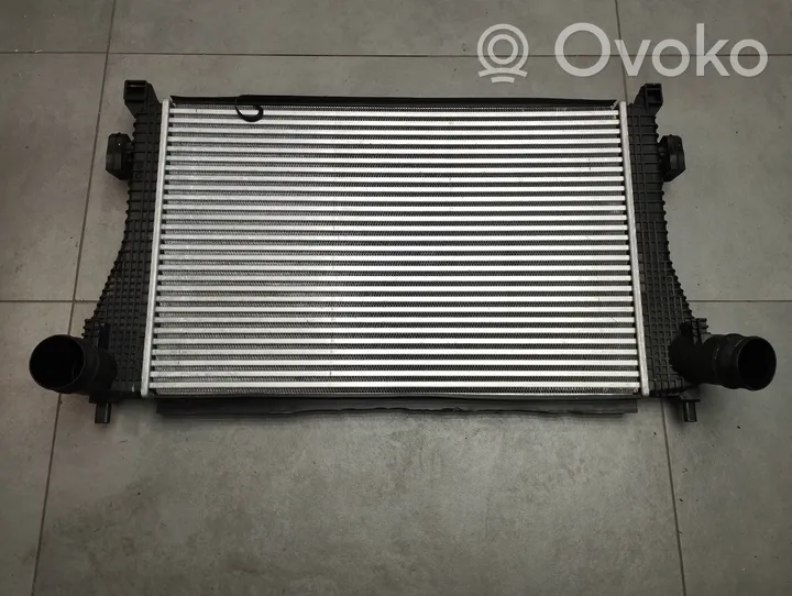 Volkswagen Golf VII Chłodnica powietrza doładowującego / Intercooler G42AVEQ