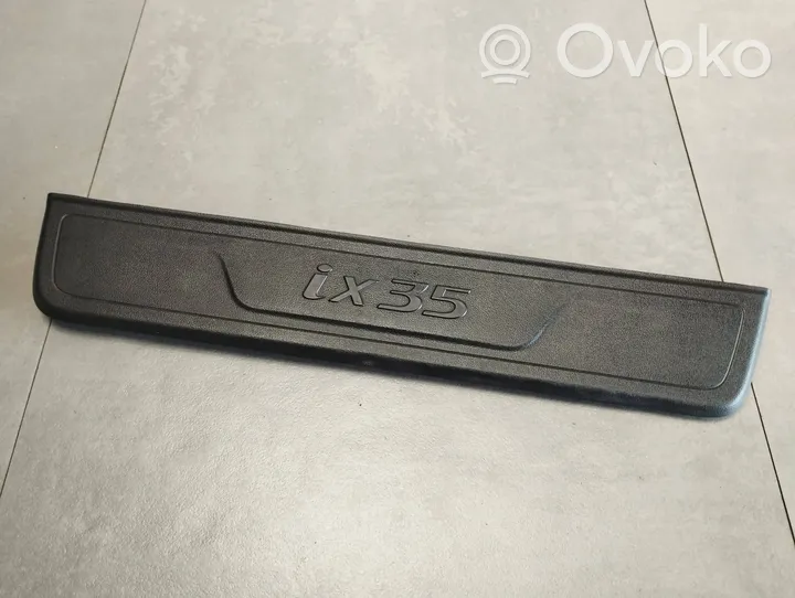 Hyundai ix35 Other sill/pillar trim element 858782Y100