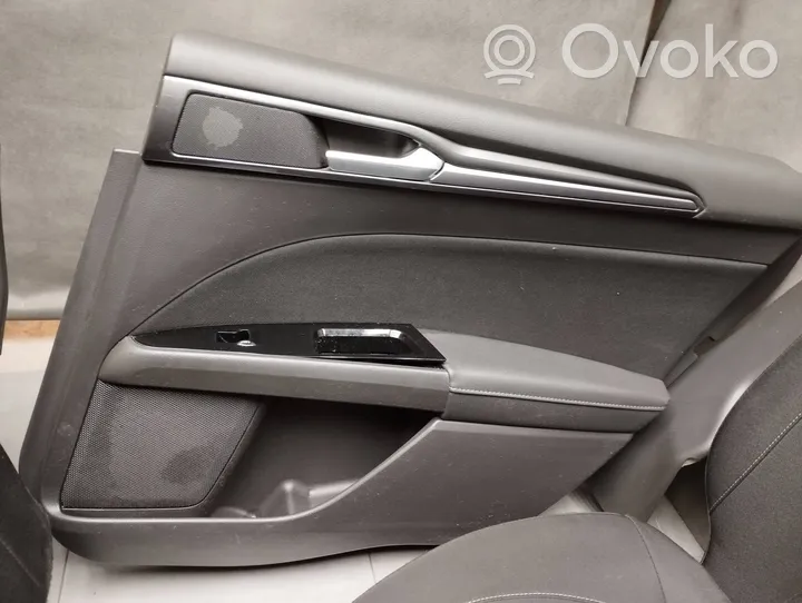 Ford Mondeo MK V Комплект отделки / дверей 