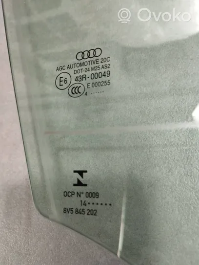 Audi A3 S3 8V Основное стекло передних дверей (четырехдверного автомобиля) 8V5845202