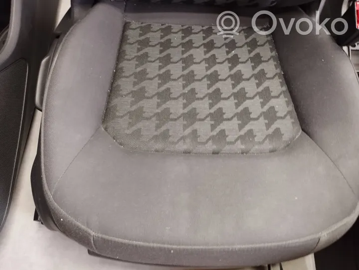 Audi A3 S3 8V Sitze und Türverkleidungen komplett 