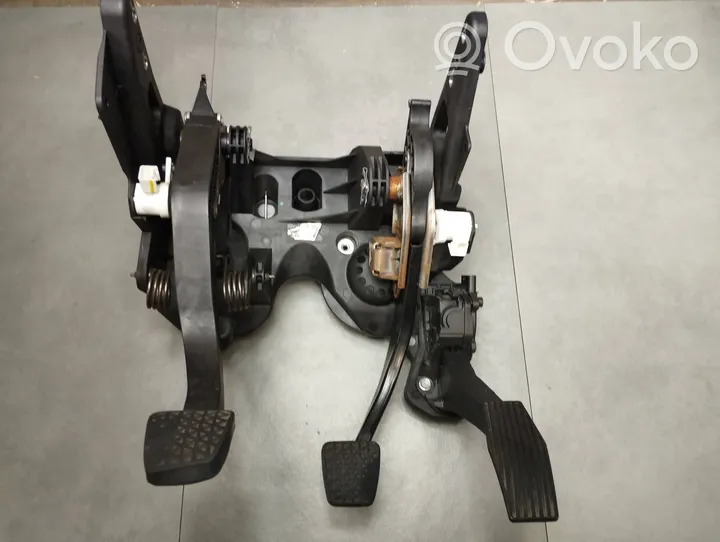 Opel Astra K Pedal assembly 13373776