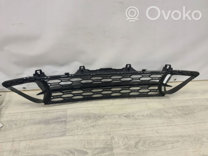 BMW 8 G14 Mascherina inferiore del paraurti anteriore 8074800