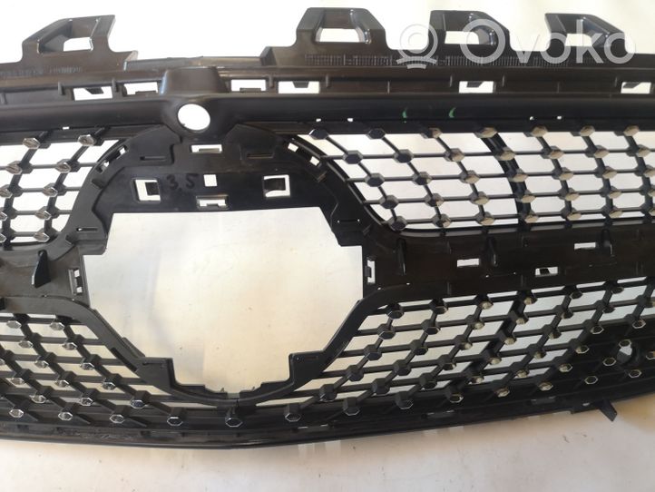 Mercedes-Benz CLA C118 X118 Grille calandre supérieure de pare-chocs avant A1188880200