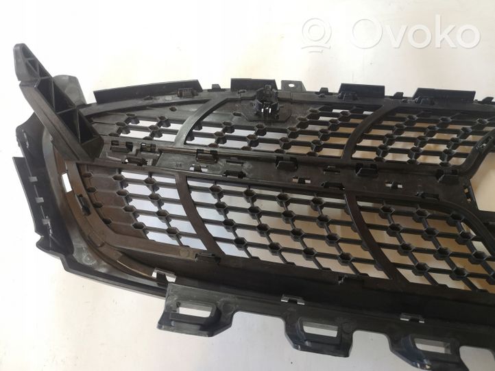 Mercedes-Benz CLA C118 X118 Grille calandre supérieure de pare-chocs avant A1188880200