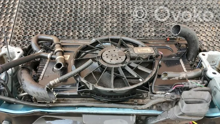 Volvo C30 Support de radiateur sur cadre face avant 
