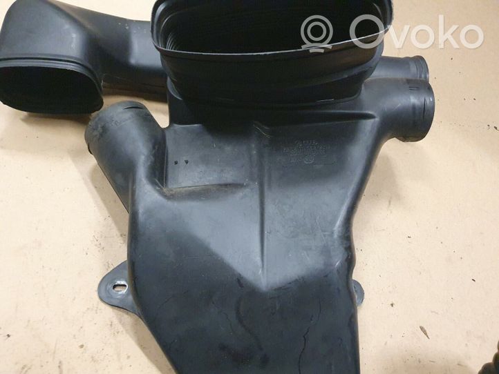 Volkswagen Corrado Tuyau de radiateur de chauffage 535819361