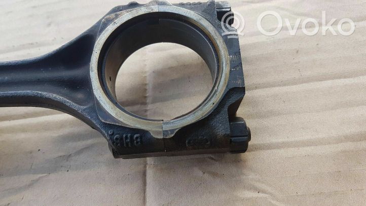 Volkswagen Corrado Piston avec bielle 027198401