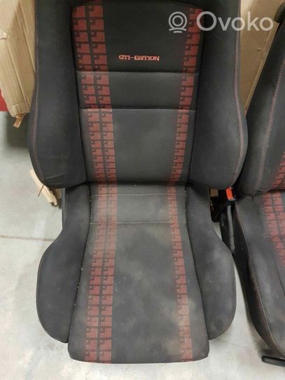 Volkswagen Golf III Sėdynių komplektas RECARO