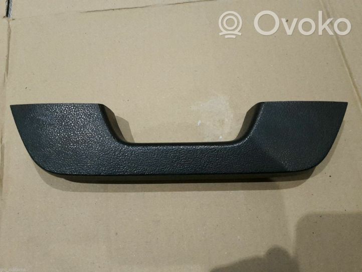 Volkswagen Golf I Obudowa klamki wewnętrznej drzwi przednich 113867171F