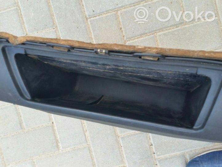 Volkswagen Golf I Element deski rozdzielczej / dół 161857095A