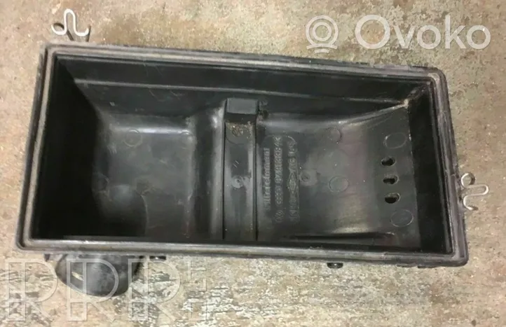 Volkswagen Scirocco Scatola del filtro dell’aria 067133837