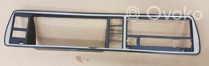 Volkswagen Jetta I Panneau de garniture console centrale 161867243