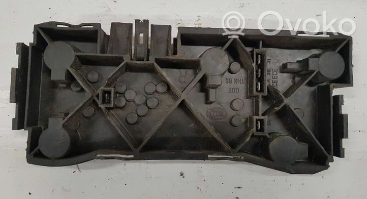 Volkswagen Jetta I Porte ampoule de feu arrière 161945258