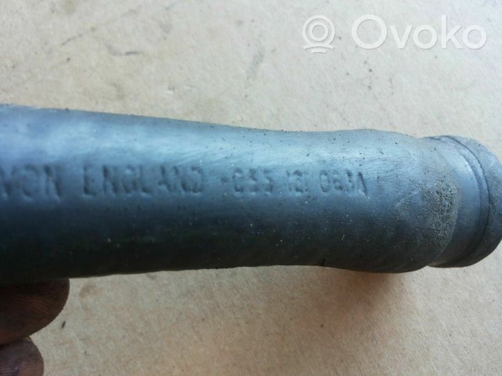 Volkswagen Golf I Tubo flessibile del liquido di raffreddamento del motore 055121063A