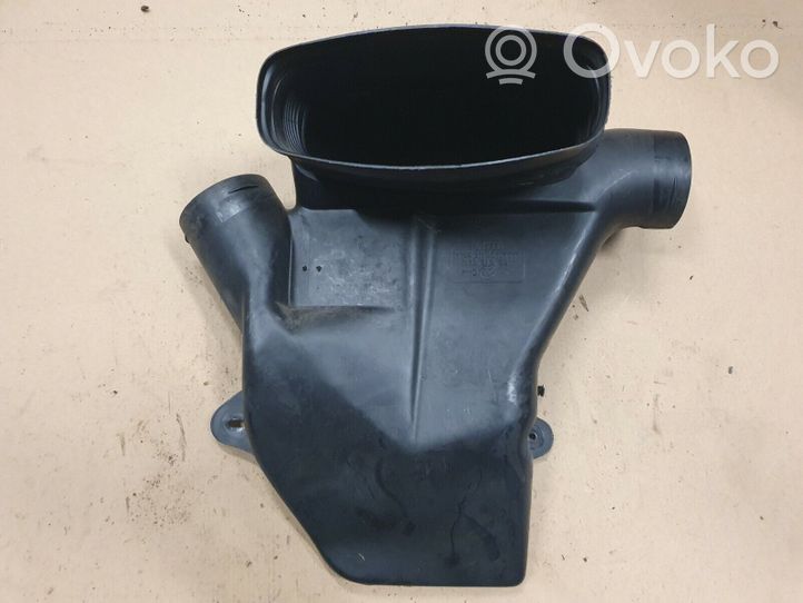 Volkswagen Corrado Cabin air duct channel 535819361