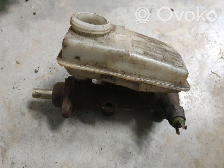 Volkswagen Golf I Master brake cylinder 321611304