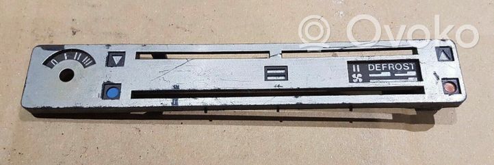 Volkswagen Golf I Climate control/heater control trim 171919383F