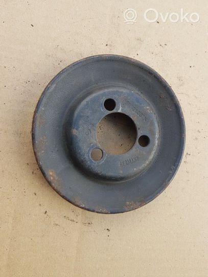 Volkswagen Caddy Water pump pulley 068121031K