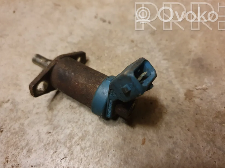 Volkswagen Golf I Injecteur de carburant 063908171A