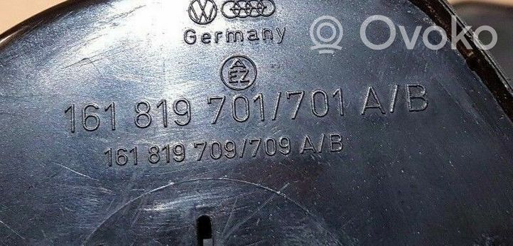 Volkswagen Jetta I Copertura griglia di ventilazione laterale cruscotto 161819701
