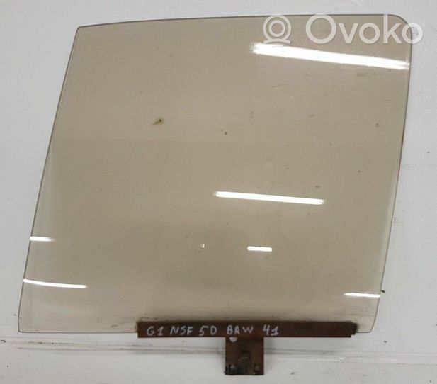 Volkswagen Jetta I Front door window glass four-door 173845201B