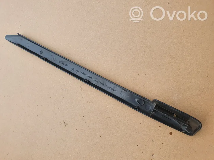 Volkswagen PASSAT B3 Front driver seat rail trim 357881087