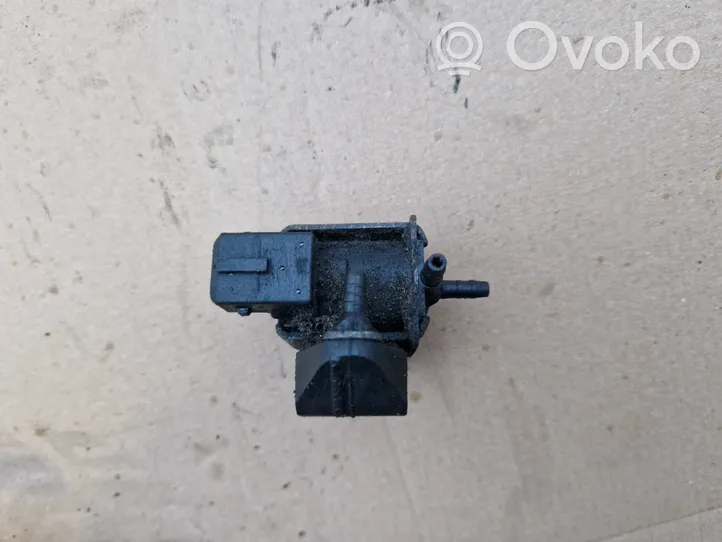 Volkswagen Golf III Vakuumventil Unterdruckventil Magnetventil 028906283F