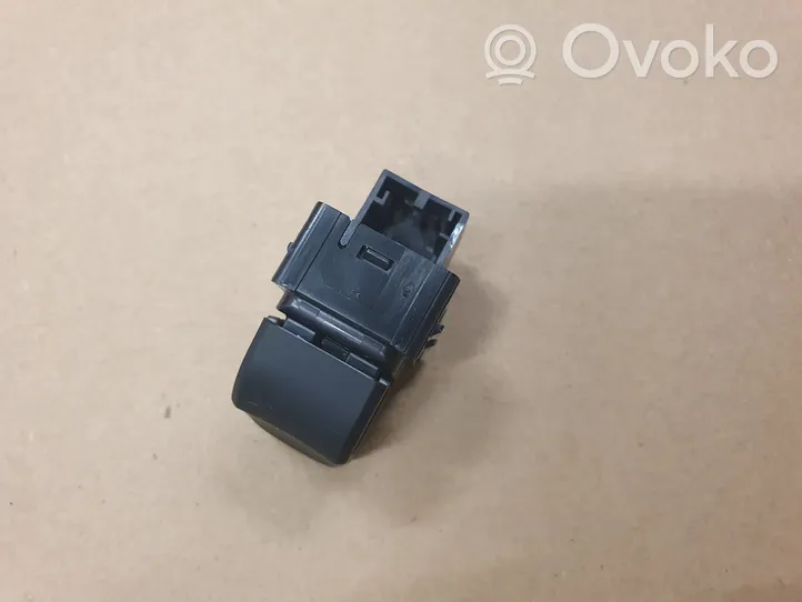 Audi A3 S3 8V Przełącznik / Przycisk otwierania klapy bagażnika 8V0959831