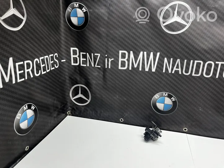BMW X5 F15 Zawór sterujący płynu chłodzącego 8517589