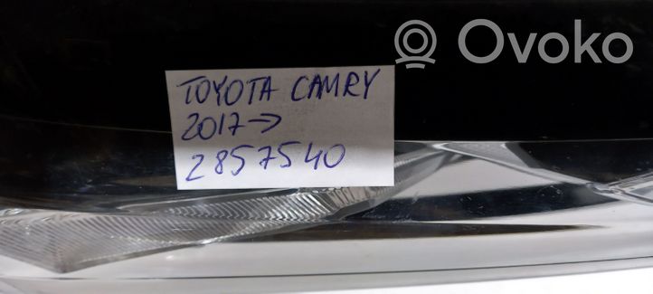 Toyota Camry Передняя фара 8111033A20